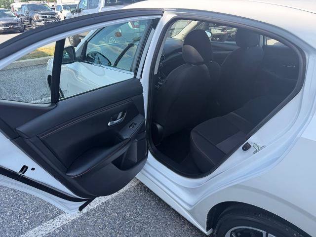 Used 2025 Nissan Sentra SR FWD image 12