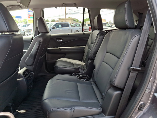 Used 2021 Honda Pilot Touring image 11
