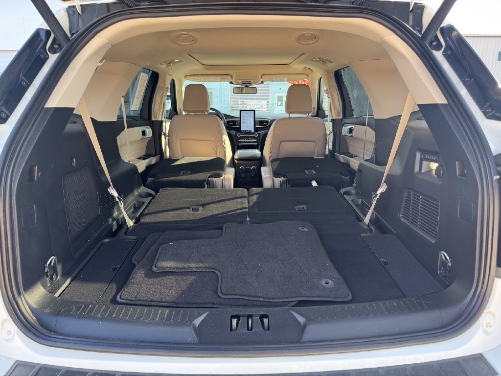 Certified 2023 Ford Explorer Limited w/ Limited Technology Package AWD/4WD image 13