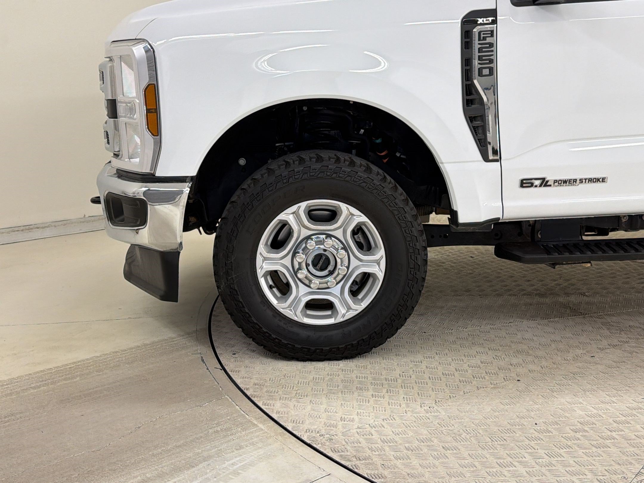 Certified 2025 Ford F250 XLT w/ FX4 Off-Road Package AWD/4WD image 24