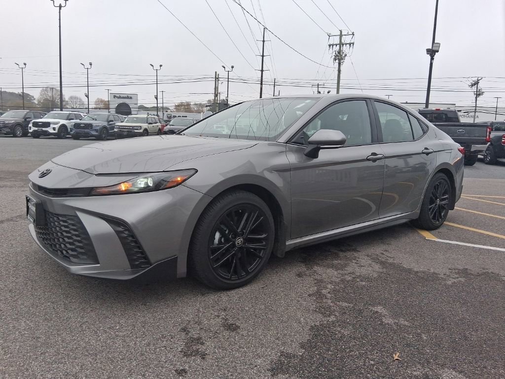 Used 2025 Toyota Camry SE