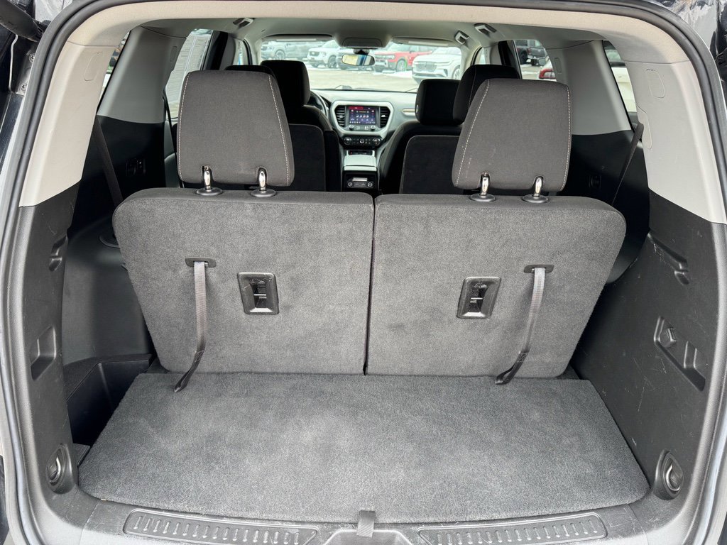 Used 2023 GMC Acadia SLE w/ Driver Convenience Package image 13