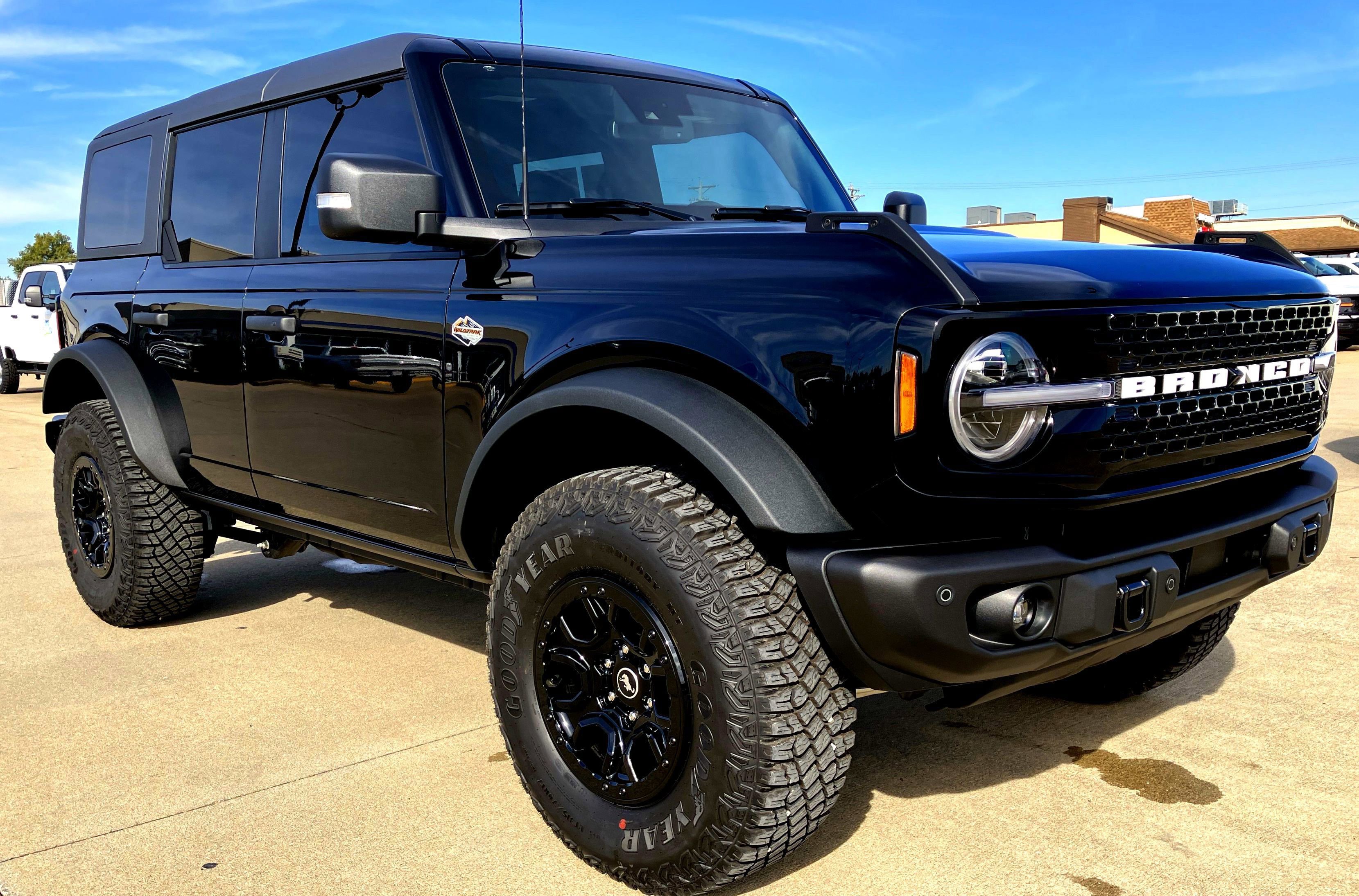 Certified 2023 Ford Bronco Wildtrak image 8