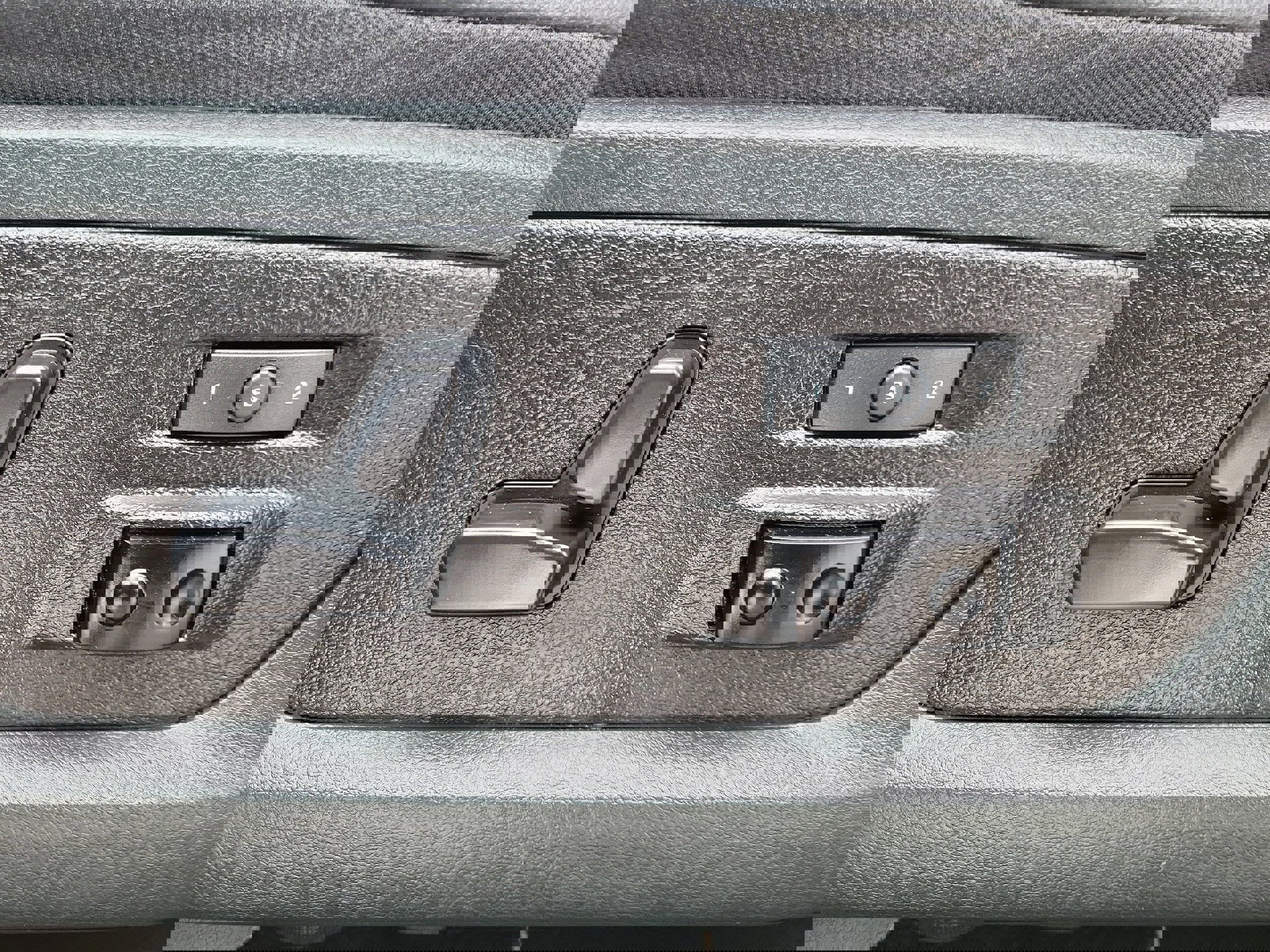 Used 2018 RAM 3500 Laramie w/ Sport Appearance Group image 18