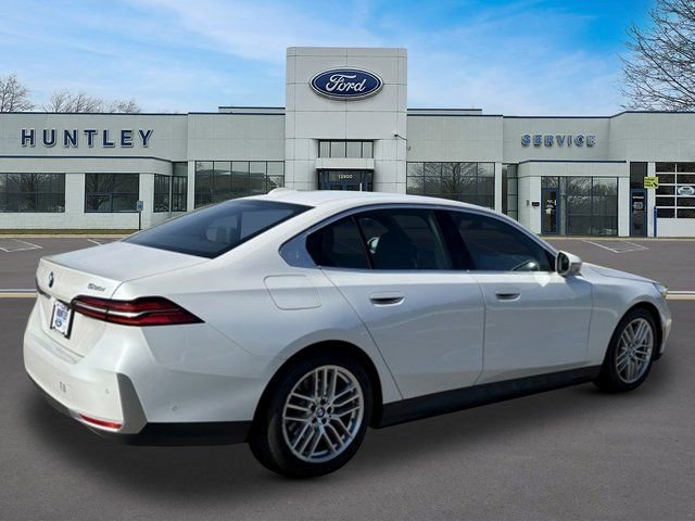 Used 2024 BMW 530i xDrive AWD/4WD image 4