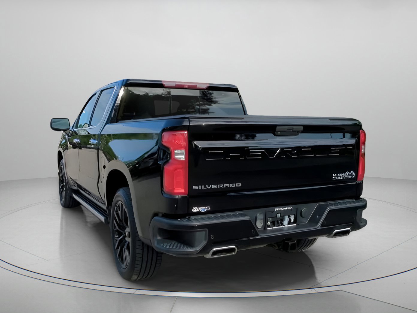 Used 2019 Chevrolet Silverado 1500 High Country w/ Technology Package image 15