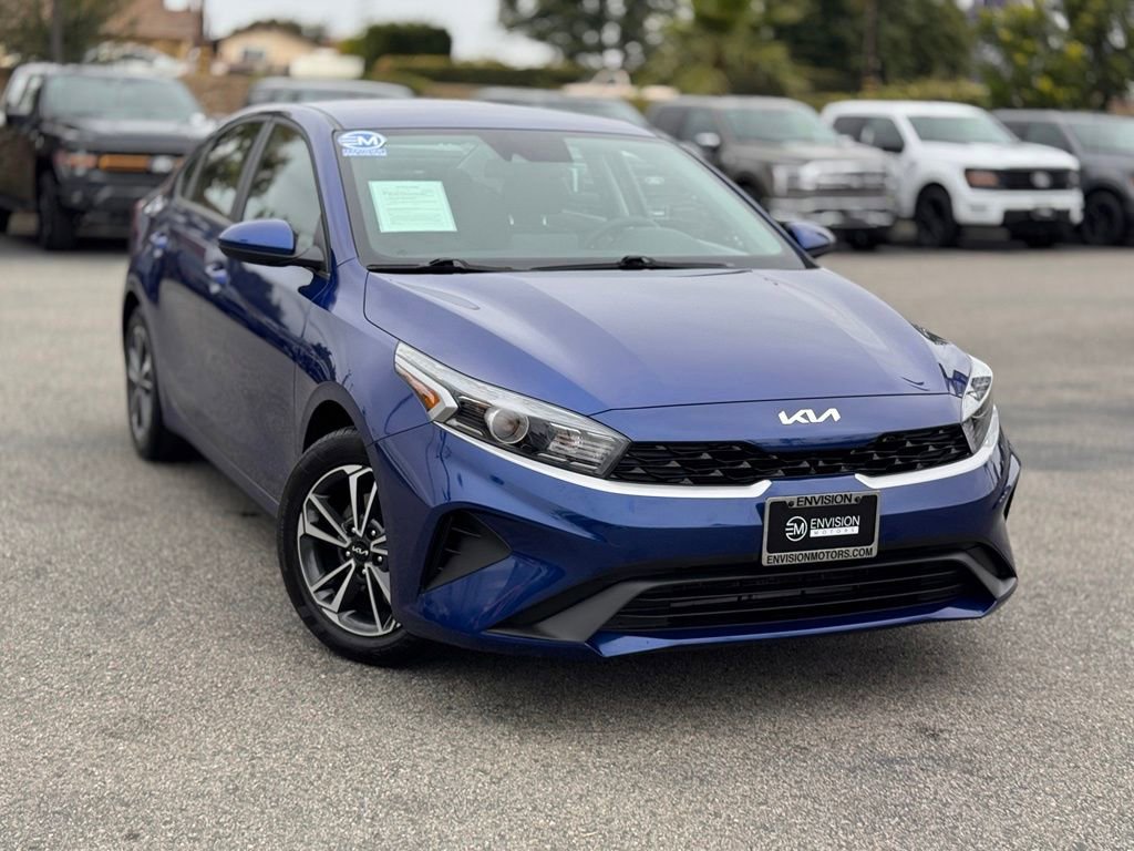 Used 2024 Kia Forte LXS FWD image 2