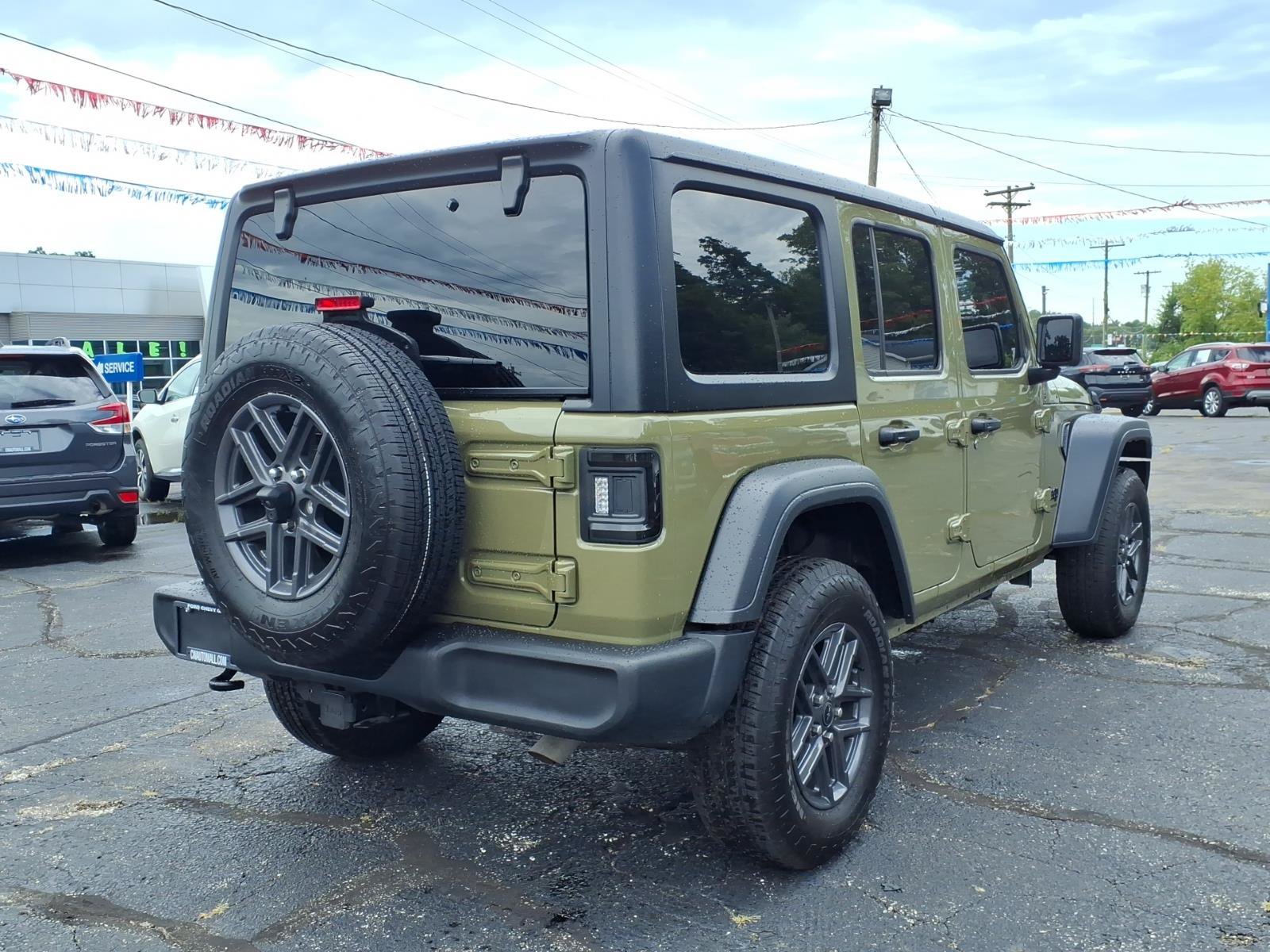 Used 2025 Jeep Wrangler Unlimited Sport AWD/4WD image 11