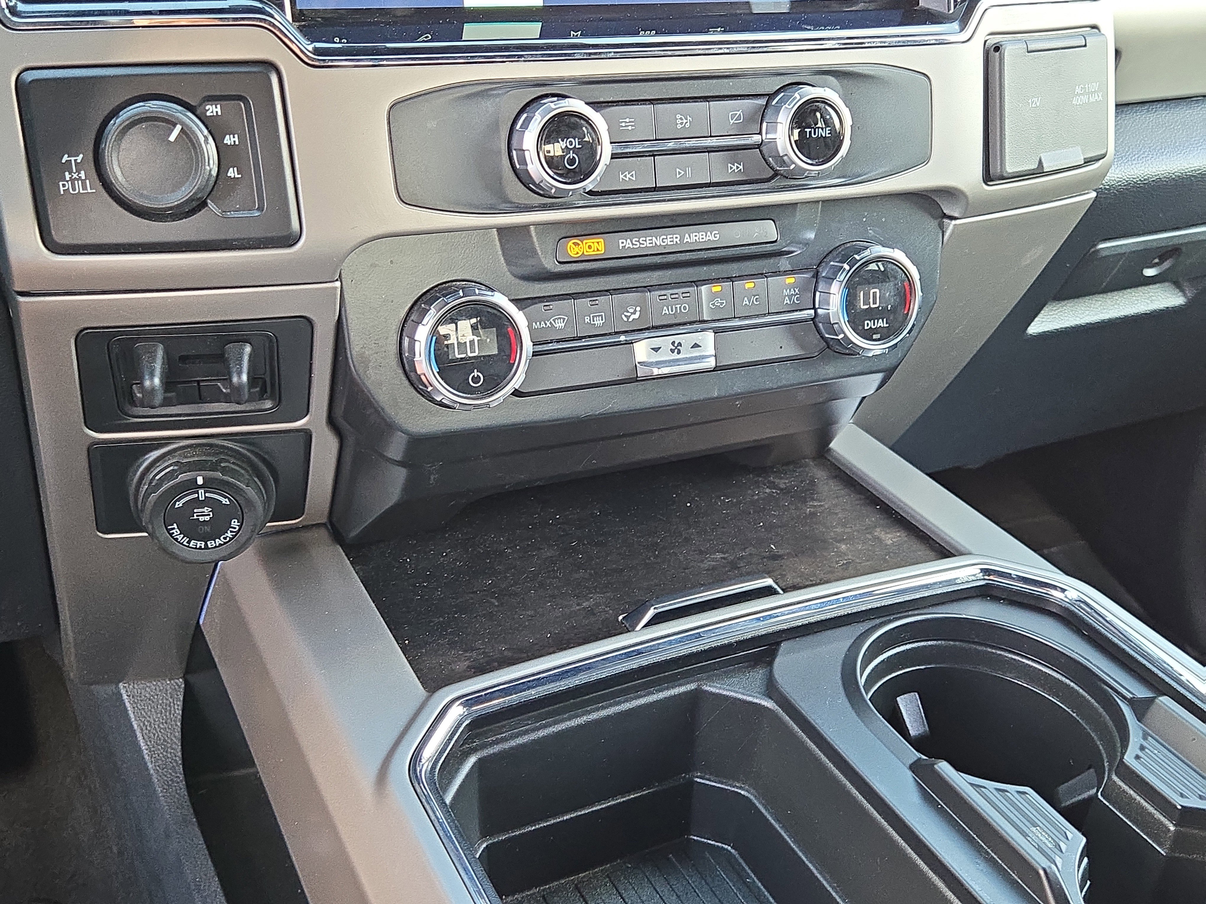 Certified 2022 Ford F350 Lariat w/ Tremor Off-Road Package image 31