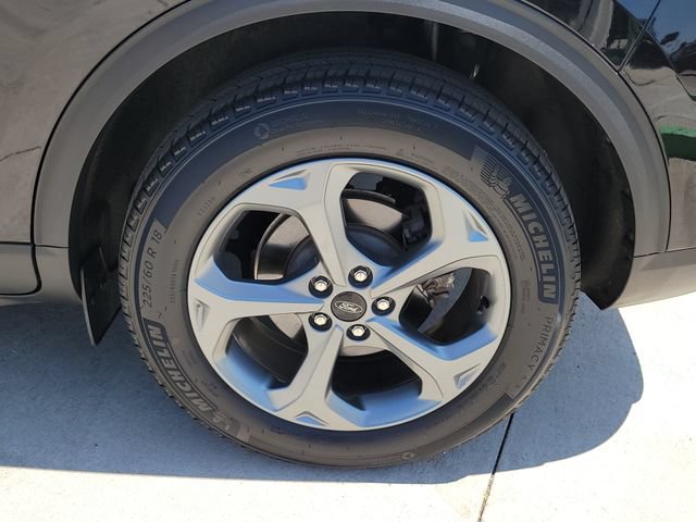 Certified 2025 Ford Escape ST-Line AWD/4WD image 13
