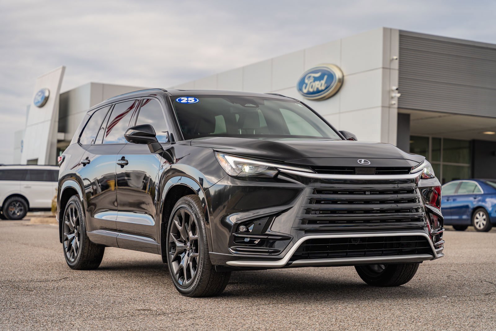 Used 2025 Lexus TX 500h 500h F SPORT Premium image 8