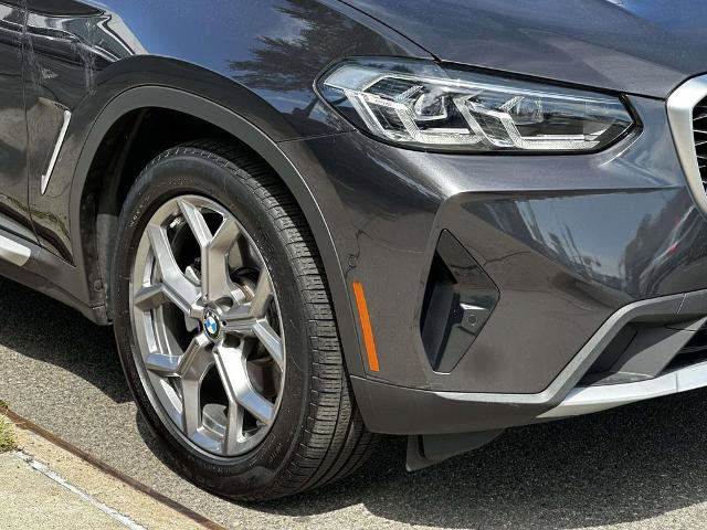 Used 2024 BMW X4 xDrive30i w/ Parking Assistance Package AWD/4WD image 11