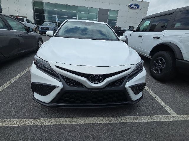 Used 2023 Toyota Camry SE FWD image 3