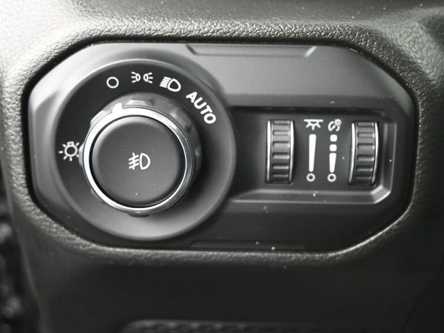 Used 2022 Jeep Wrangler Unlimited Sahara image 14