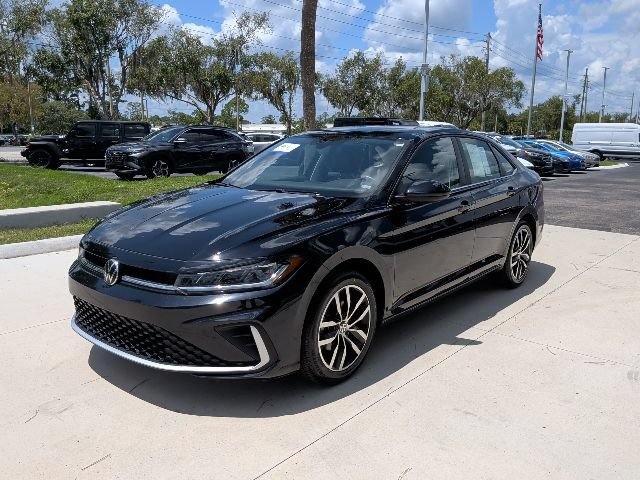 Used 2025 Volkswagen Jetta SE FWD image 13