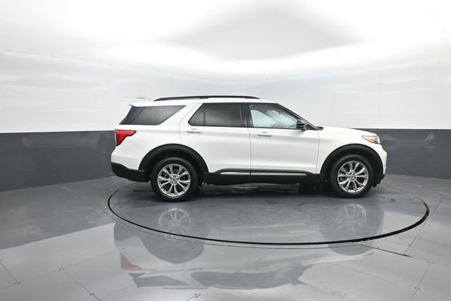 Certified 2024 Ford Explorer XLT w/ Equipment Group 202A image 8