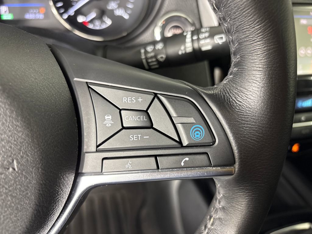 Used 2019 Nissan Rogue SV w/ Premium Package image 18