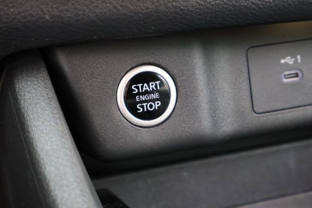 Used 2022 Nissan Rogue SV image 6