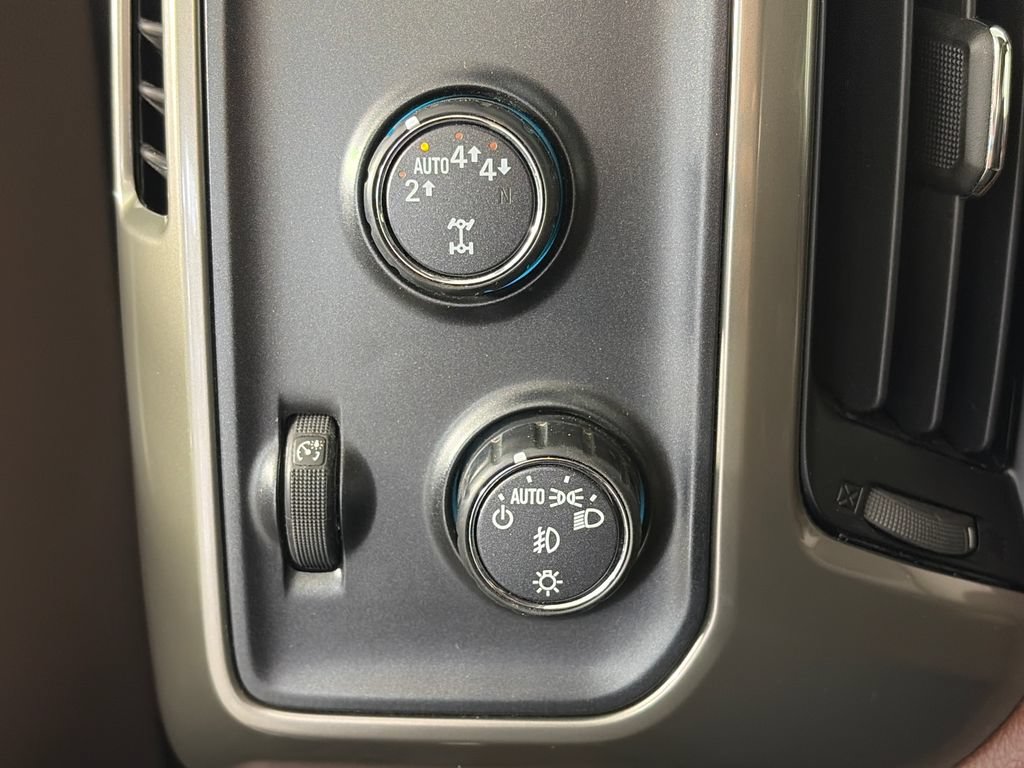 Used 2018 Chevrolet Silverado 1500 High Country AWD/4WD image 23