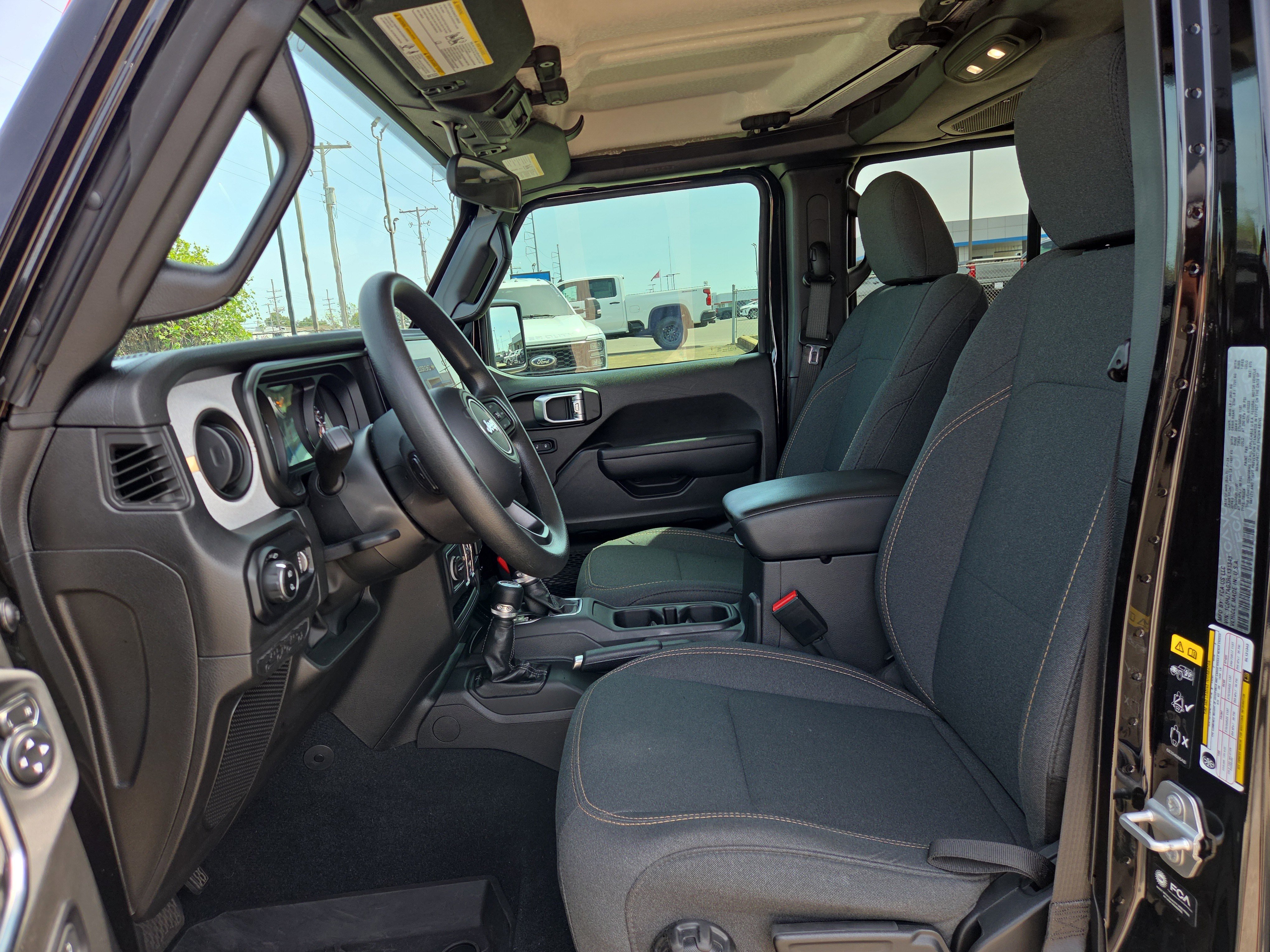 Used 2024 Jeep Gladiator Sport AWD/4WD image 10