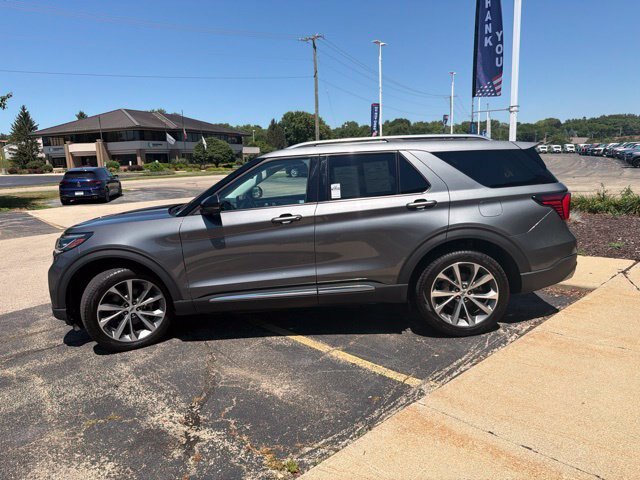 Certified 2025 Ford Explorer Platinum w/ Ultimate Package AWD/4WD image 4