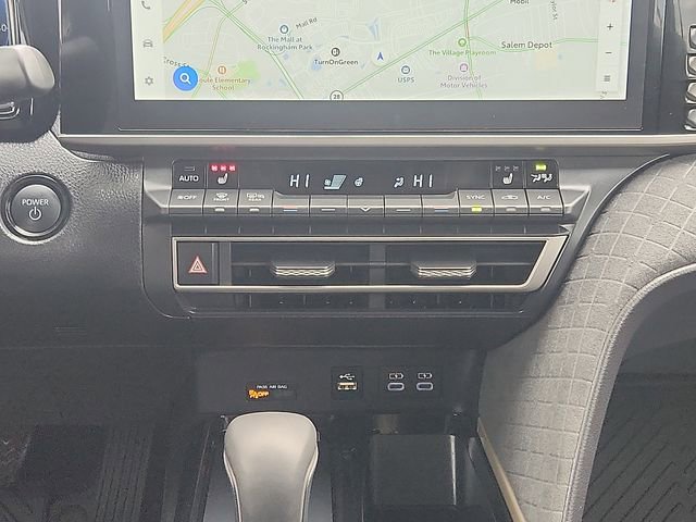 Used 2025 Toyota Camry XLE AWD/4WD image 17