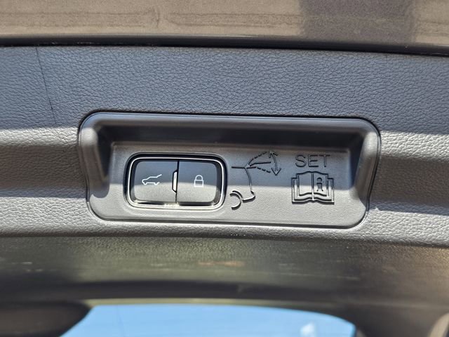 Certified 2022 Ford Explorer XLT image 30