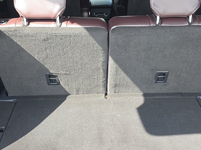 Certified 2025 Ford Explorer Platinum RWD image 8