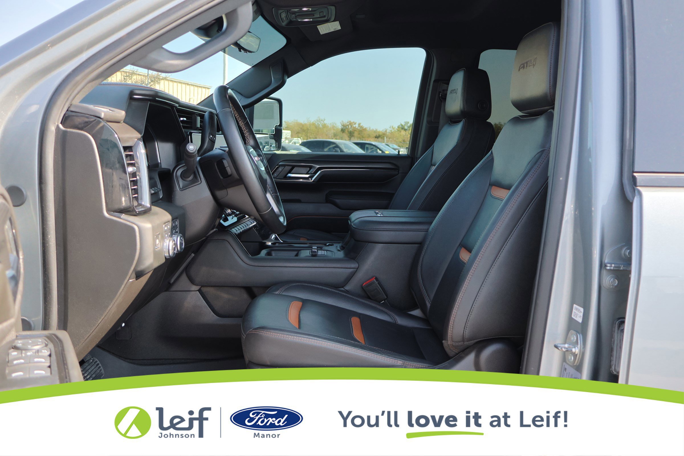 Used 2024 GMC Sierra 2500 AT4 w/ Technology Package image 13