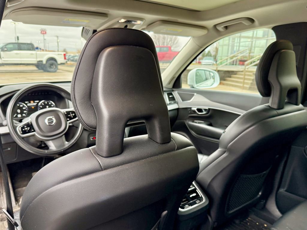 Used 2021 Volvo XC90 T5 Momentum w/ Climate Package image 11