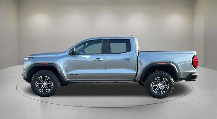 Used 2025 GMC Canyon AT4 w/ Technology Plus Package AWD/4WD image 5