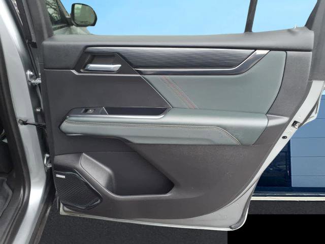 Used 2024 GMC Acadia AT4 w/ Luxury Package image 12