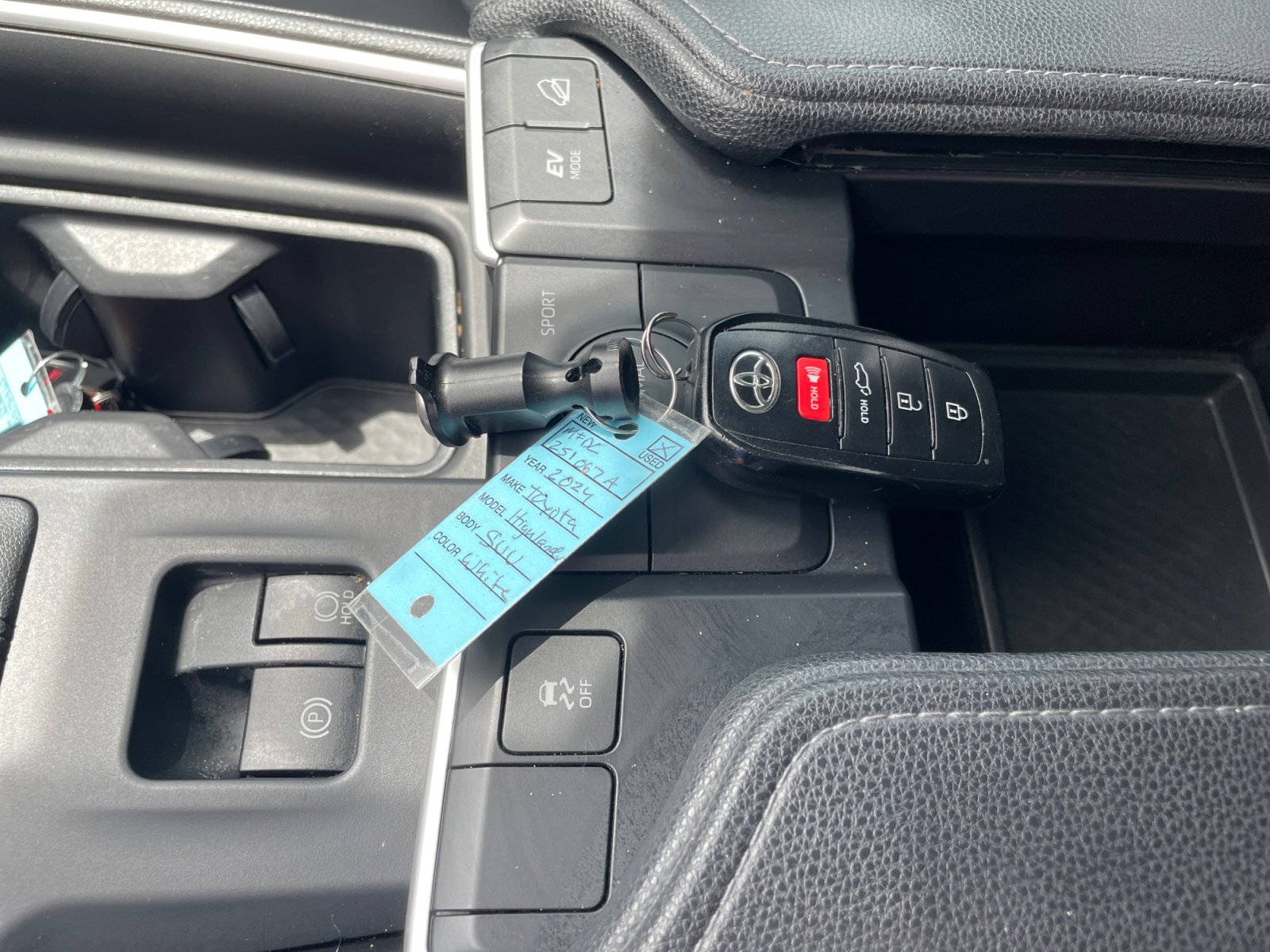 Used 2024 Toyota Grand Highlander AWD Hybrid image 32