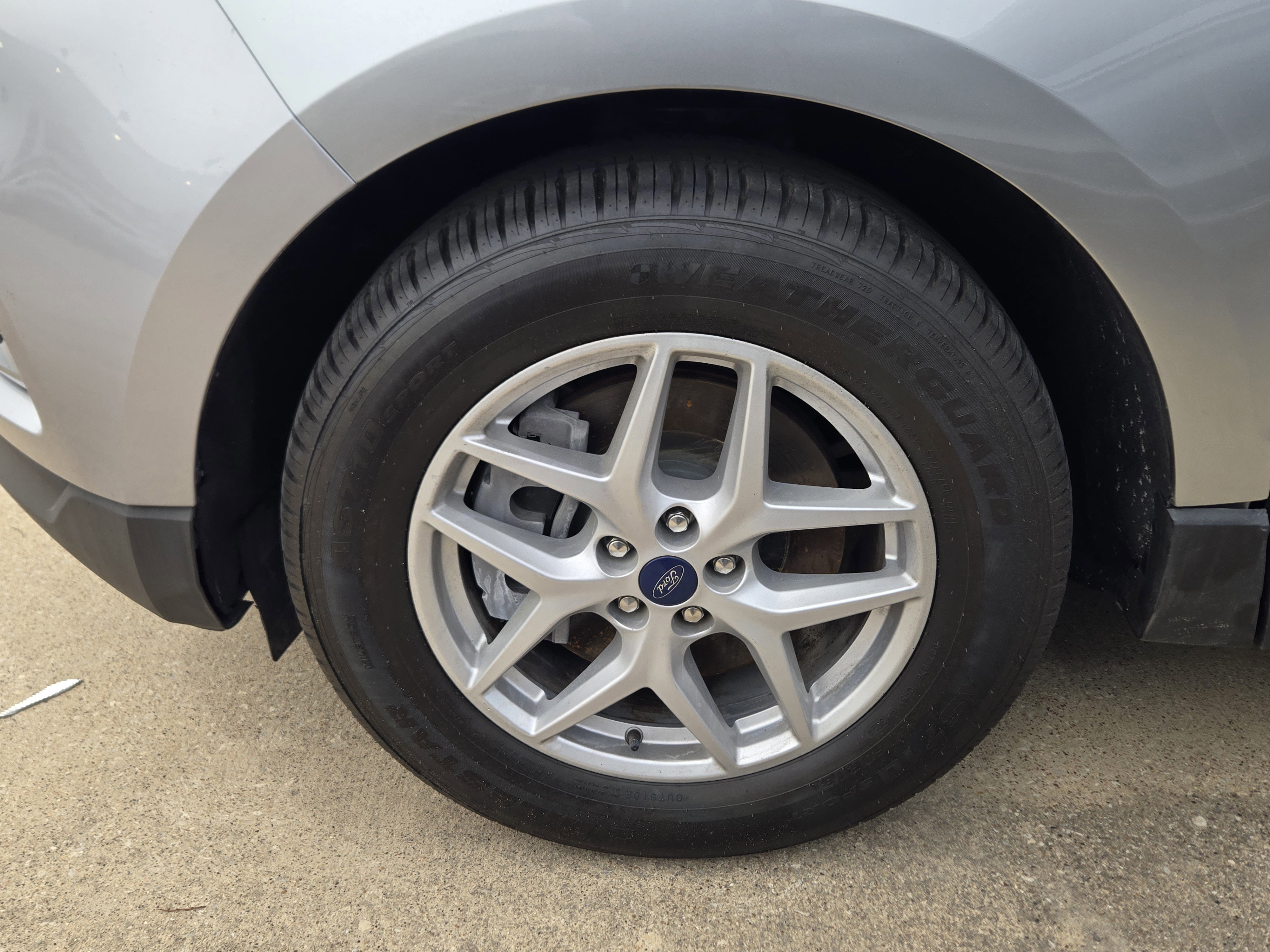 Certified 2024 Ford Edge SEL image 9