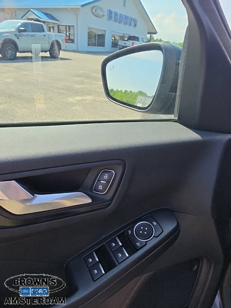 Certified 2022 Ford Escape SEL w/ SEL Stealth AWD Package image 16