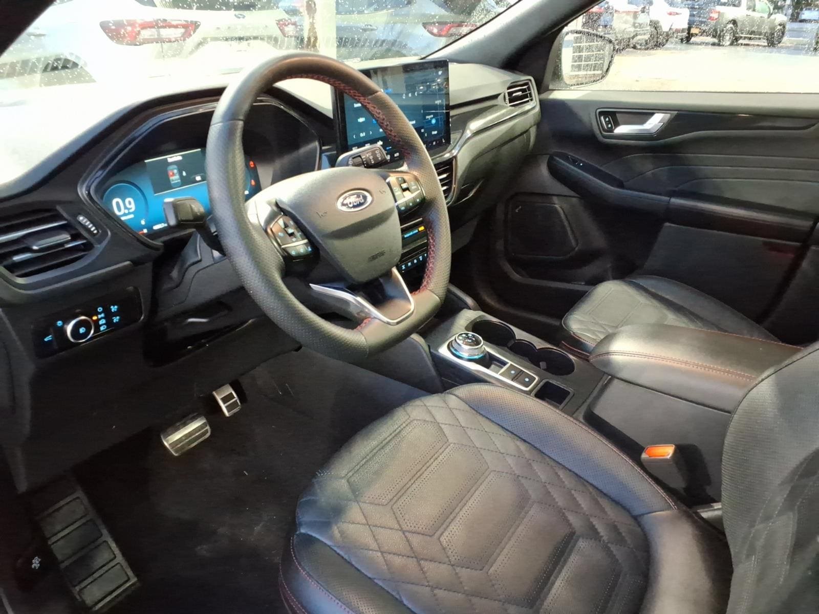 Certified 2023 Ford Escape ST-Line Elite w/ Premium Technology Package AWD/4WD image 9
