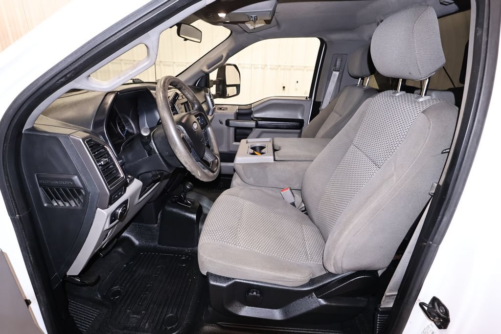 Certified 2017 Ford F550 4x4 Regular Cab Super Duty w/ XLT Value Package image 15