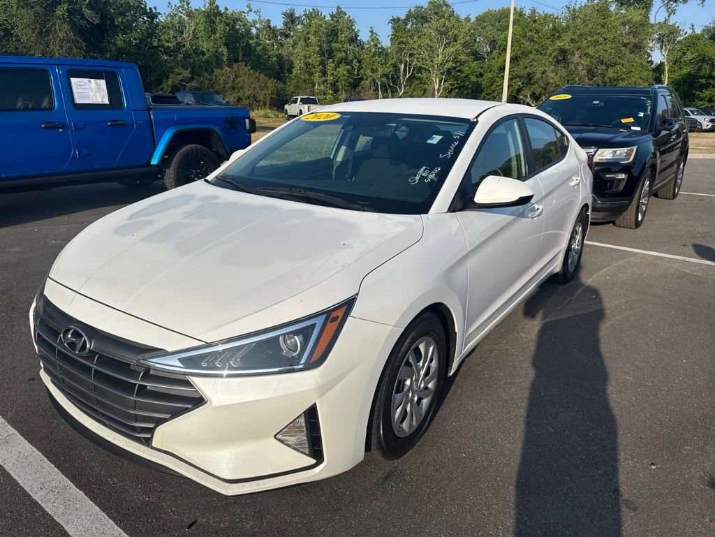 Used 2020 Hyundai Elantra SE w/ Cargo Package (C1) FWD image 2
