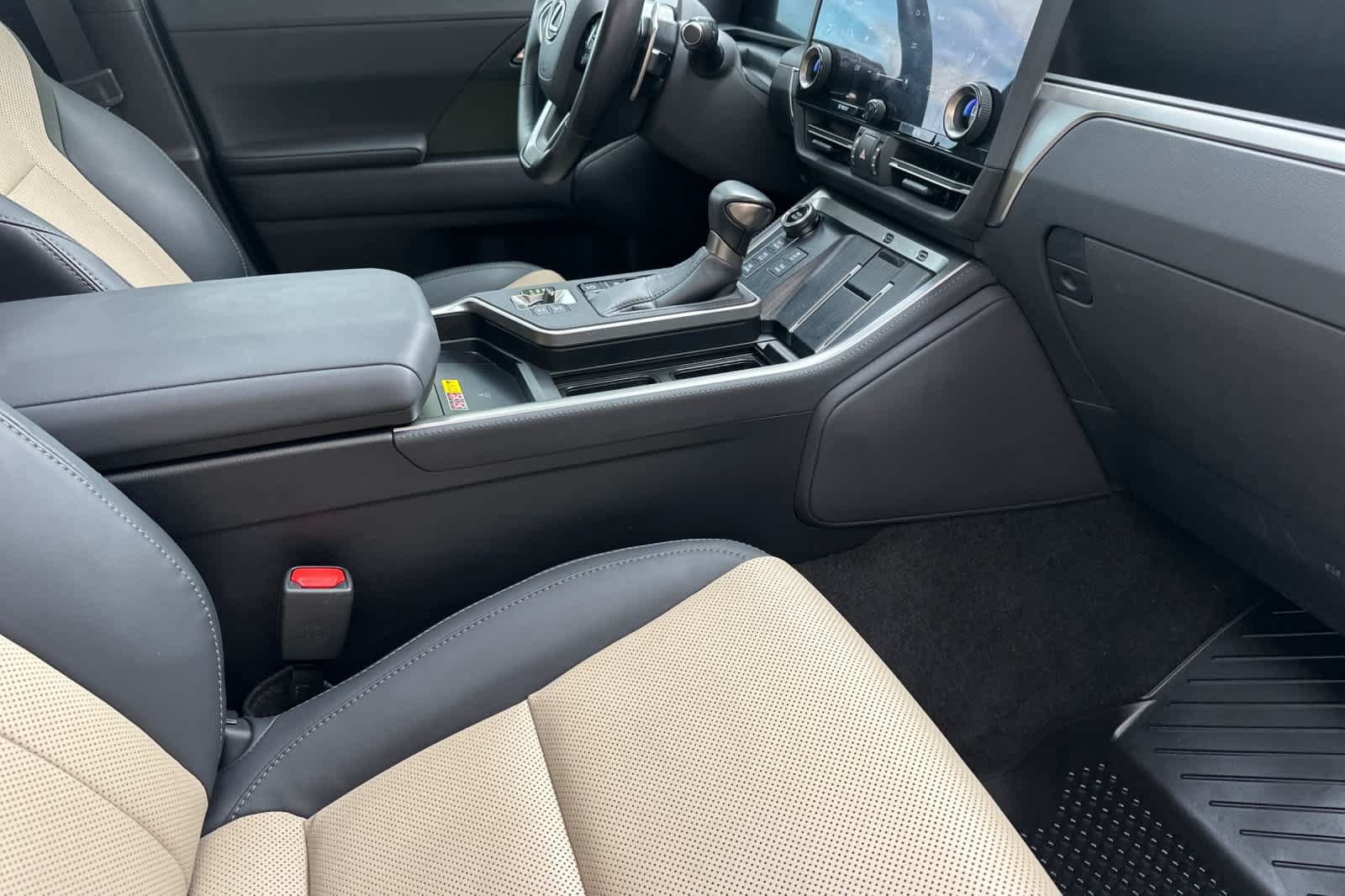 Used 2024 Lexus GX 550 AWD/4WD image 16