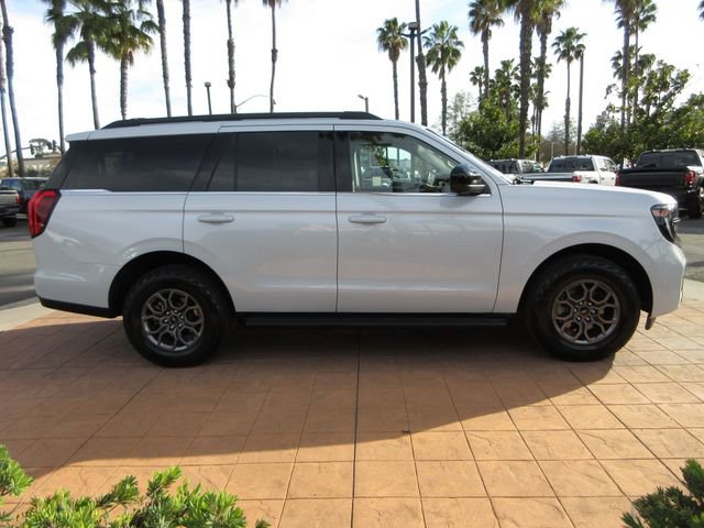 Certified 2025 Ford Expedition Active RWD image 5