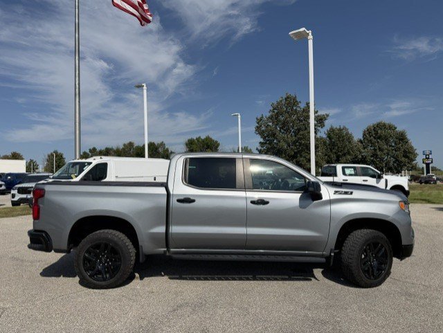 Used 2024 Chevrolet Silverado 1500 LT Trail Boss w/ Convenience Package II AWD/4WD image 10