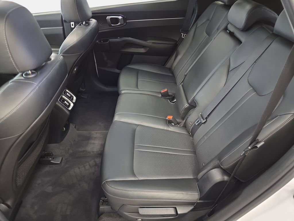 Used 2021 Kia Sorento S w/ Panoramic Sunroof Package AWD/4WD image 11