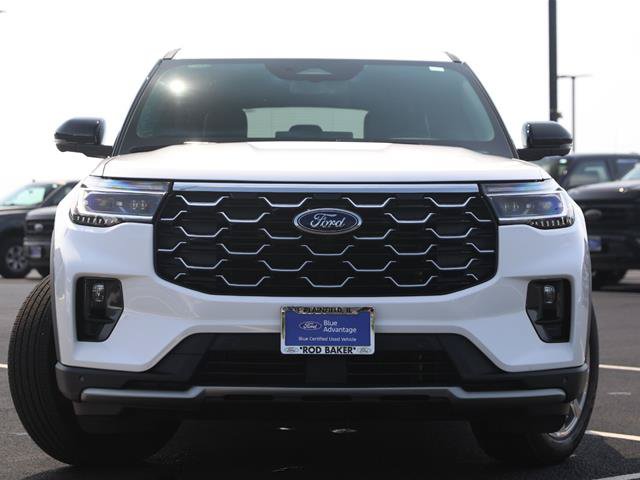 Certified 2025 Ford Explorer Platinum AWD/4WD image 2