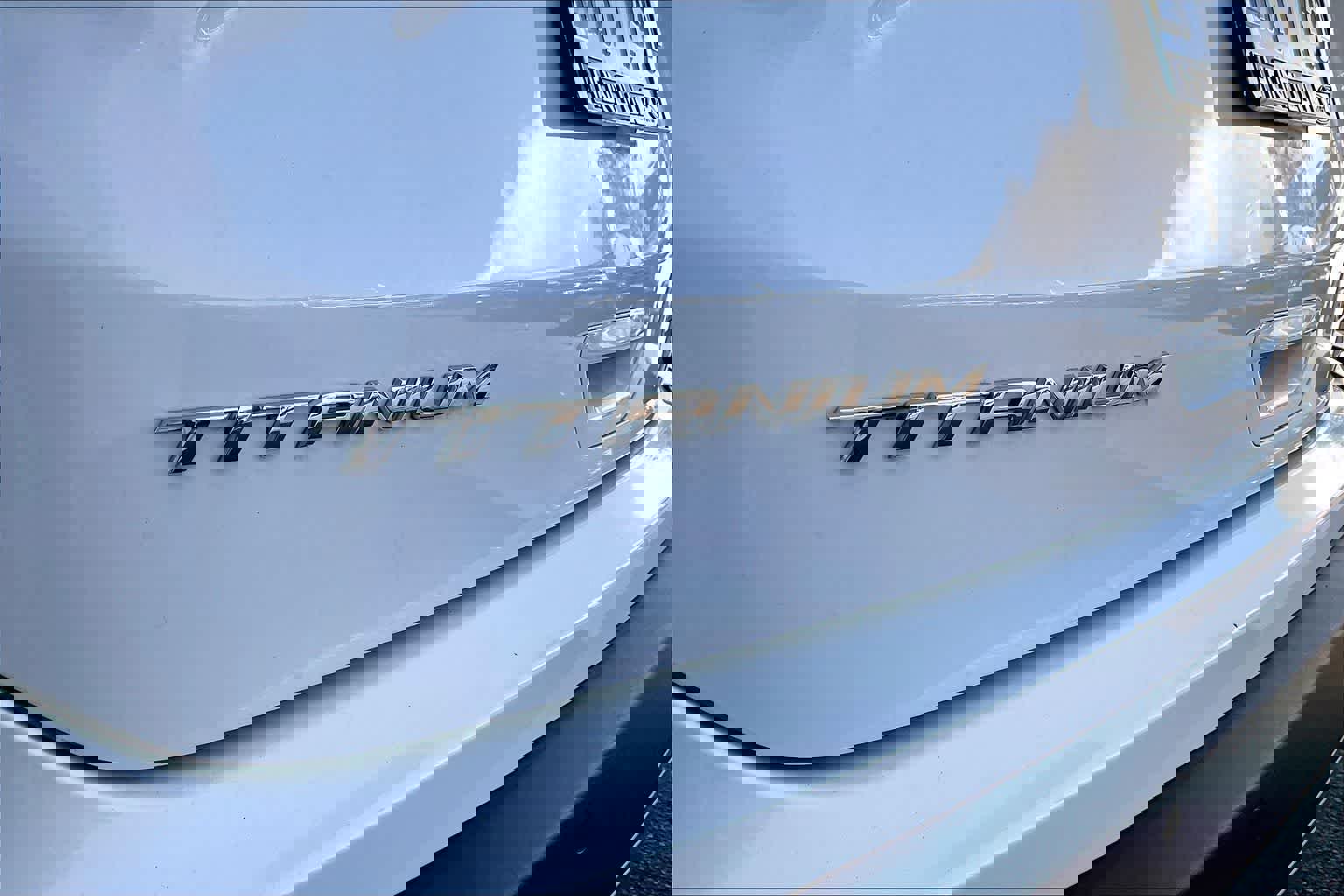 Certified 2024 Ford Edge Titanium w/ Equipment Group 301A image 9