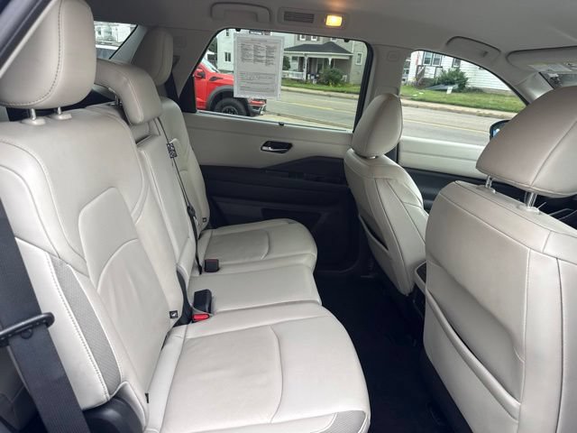 Used 2022 Nissan Pathfinder SL w/ Cargo Package AWD/4WD image 33
