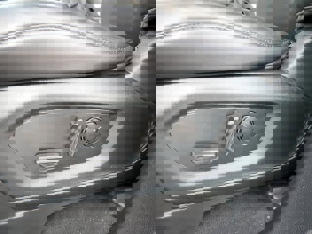 Certified 2022 Ford Explorer XLT w/ Equipment Group 202A image 14