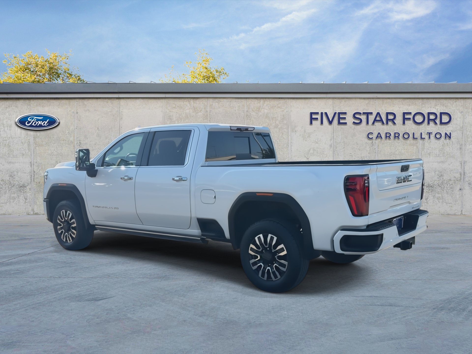 Used 2024 GMC Sierra 2500 Denali Ultimate AWD/4WD image 6