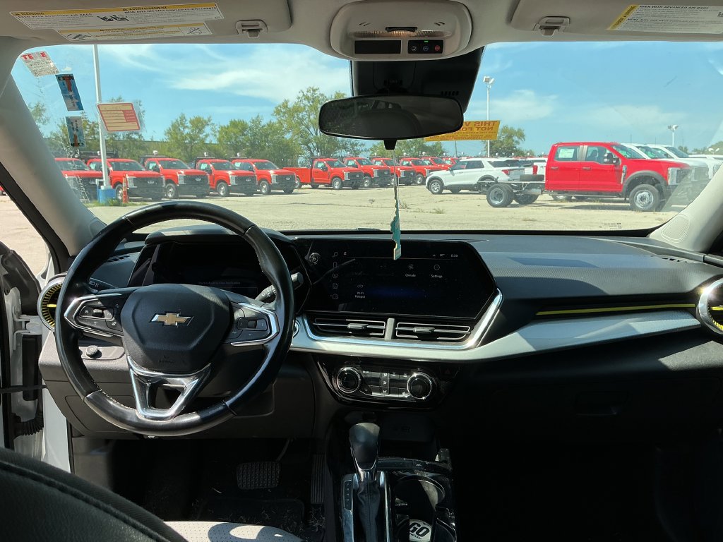 Used 2024 Chevrolet Trax LT w/ Driver Confidence Package FWD image 20