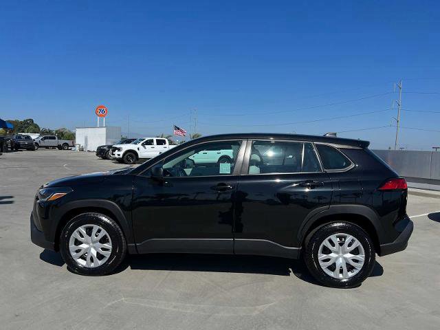 Used 2022 Toyota Corolla Cross L image 2