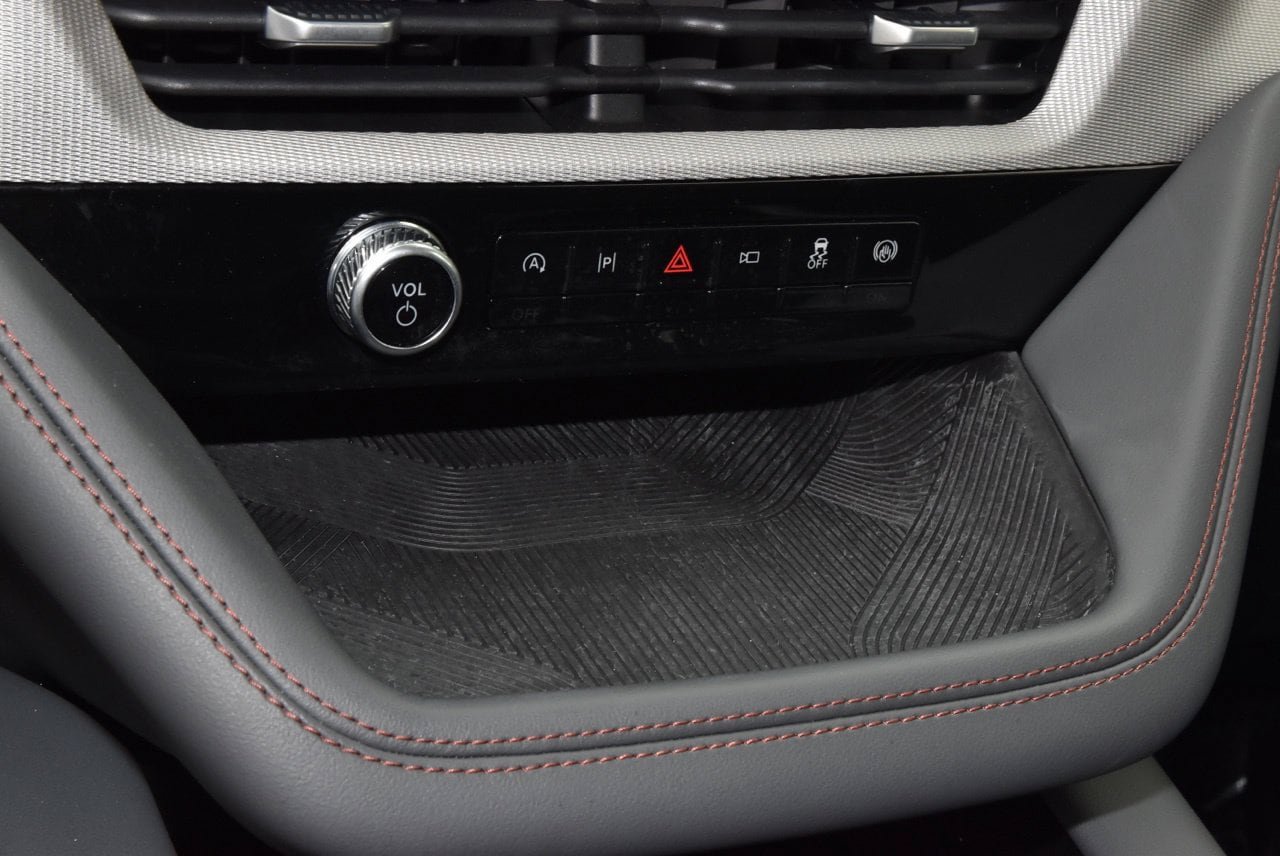 Certified 2025 Ford Explorer Active w/ Active Comfort Package RWD image 30
